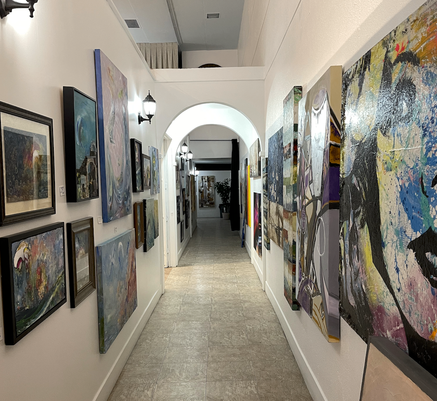 ART 2 art District Los Angeles interior view 7.